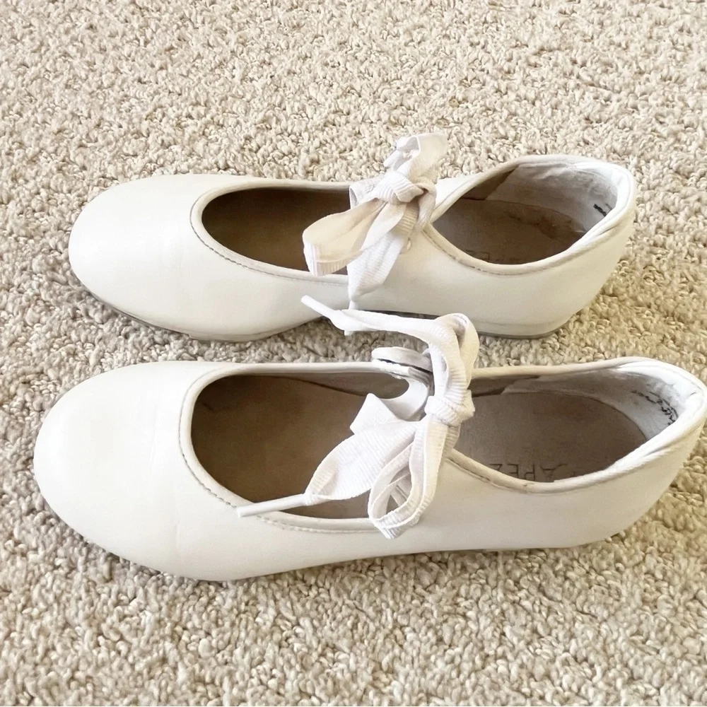 Capezio Girls White Shuffle Tap Shoes #356C Sz 2 Character Child Ribbon Dancer